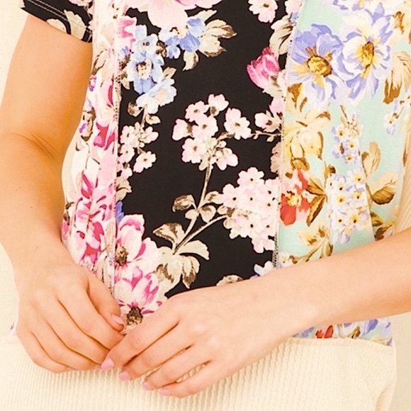 ✌🏼 #1334 Color Block Floral Contrast Gorgeous Tee - Picture 6 of 17